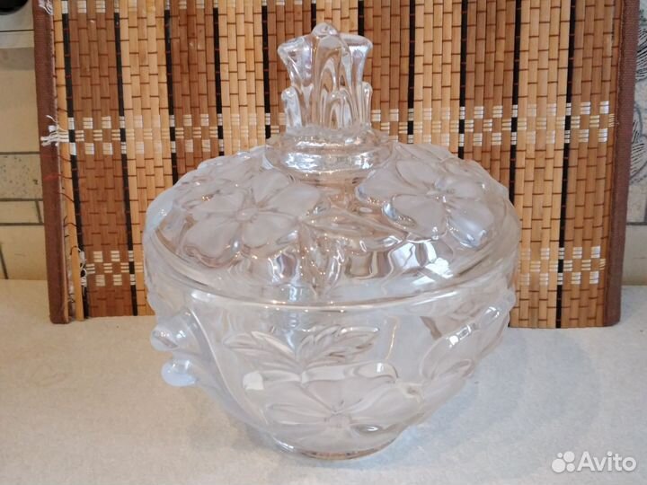 Конфетница стекло.Новая