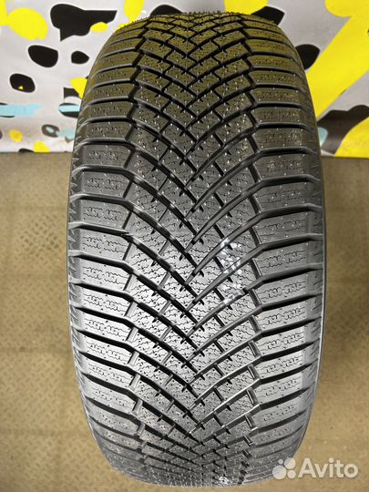 Yokohama BluEarth Winter V906 285/40 R22 110W