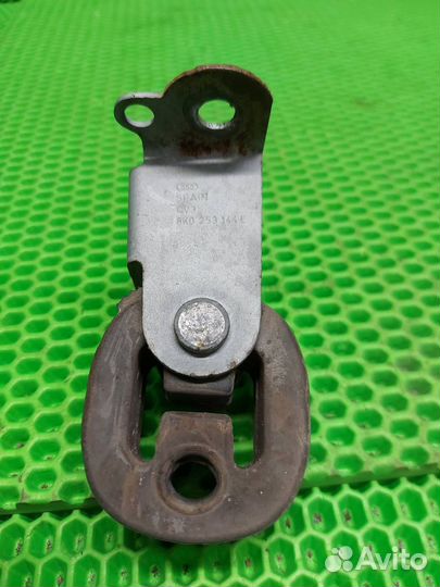 Крепление глушителя переднее правое Audi Q5 8R