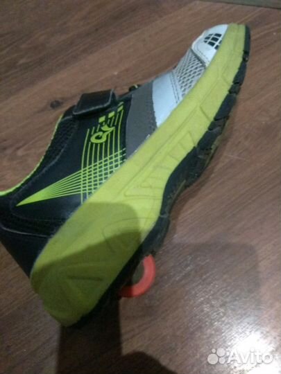 Кроссовки на колесиках