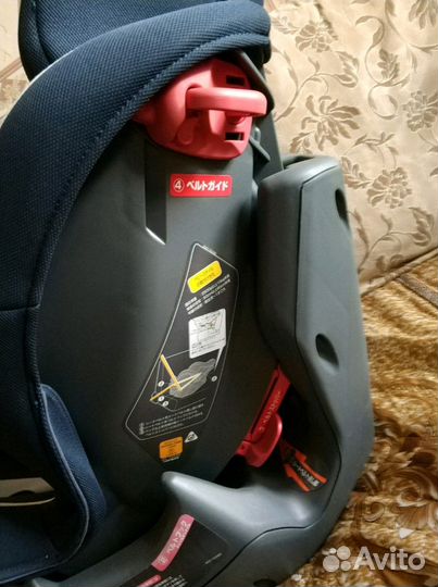 Автомобильное кресло