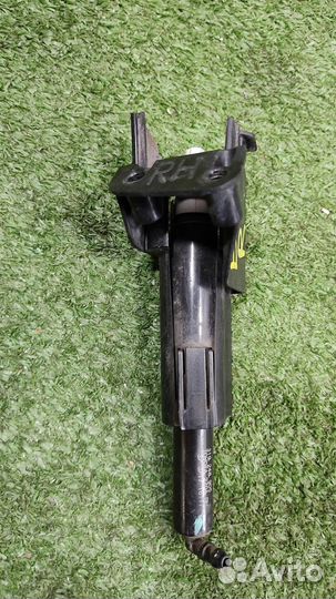 Форсунка омывателя фары правой Toyota Verso R2 20