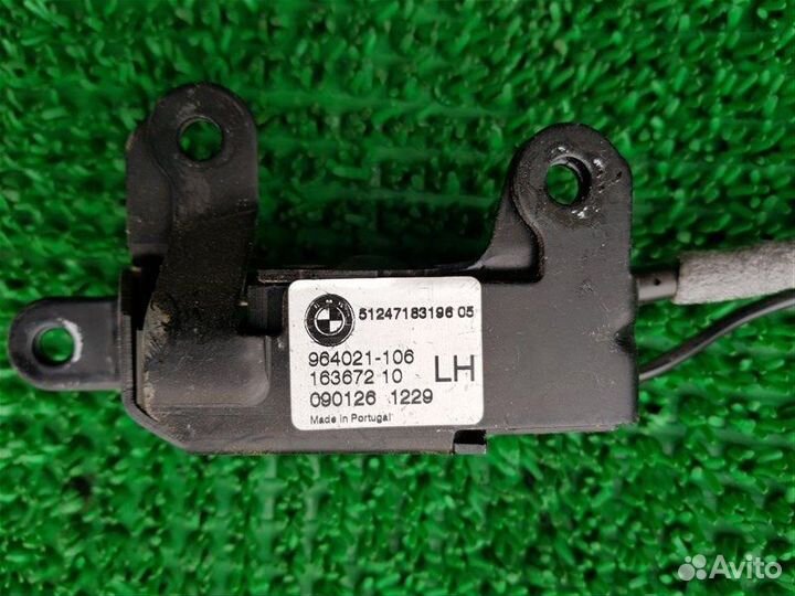 Замок двери багажника лев. BMW X5