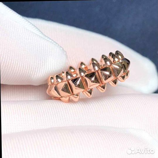 Золотое кольцо Cartier Clash De Cartier, модель 8 мм