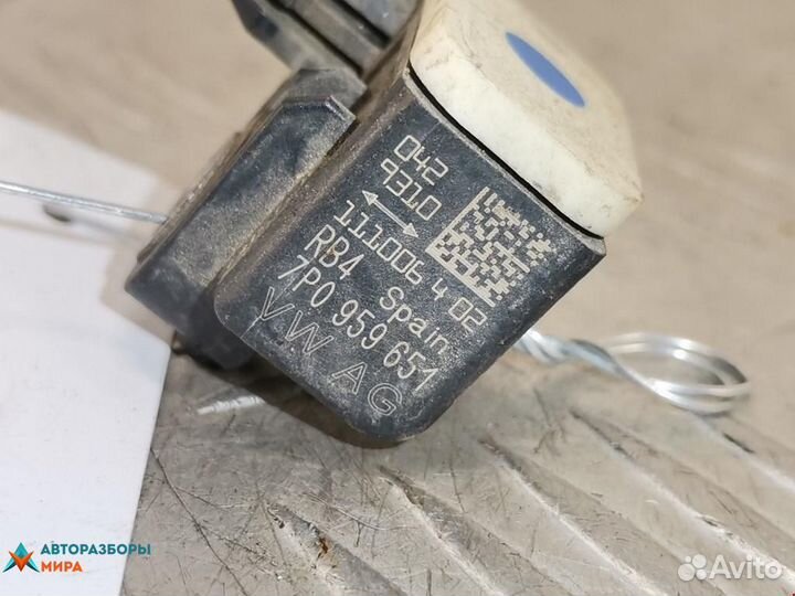 Датчик удара Volkswagen Touareg 2 2012 7P0959651