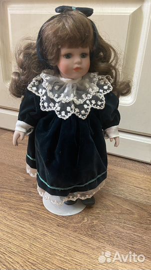 Кукла фарфоровая коллекционная Remeco