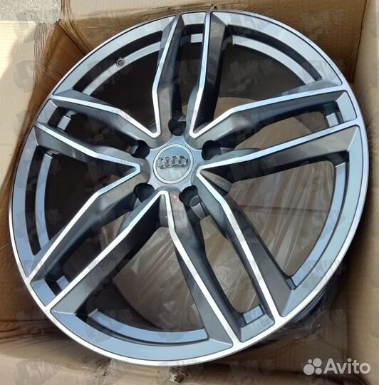 Литые диски на Audi Q7 R20