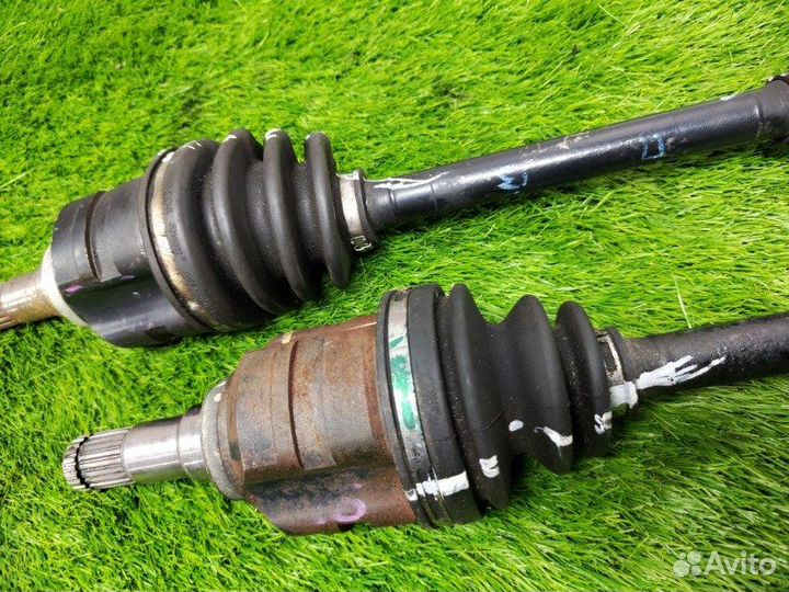 Привод передний левый Toyota Avensis T250 1zzfe