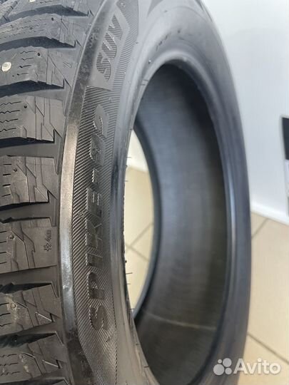 Bridgestone Blizzak Spike-02 SUV 235/65 R17 108T