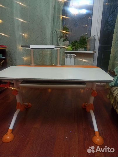 Стол (парта) для школьника растущий Бюрократ