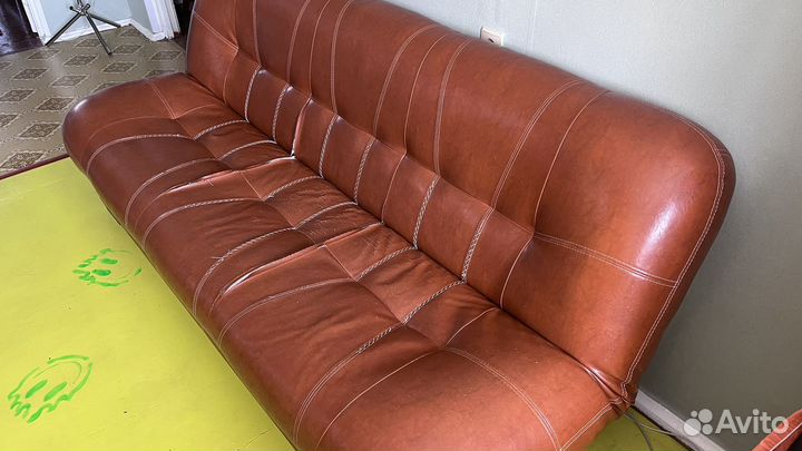 Кожаный диван бу