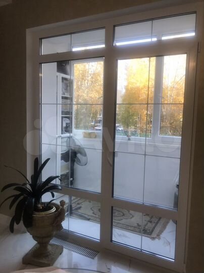 3-к. квартира, 103 м², 2/4 эт.