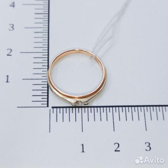 Золотое кольцо с бриллиантом р 18 (33080)