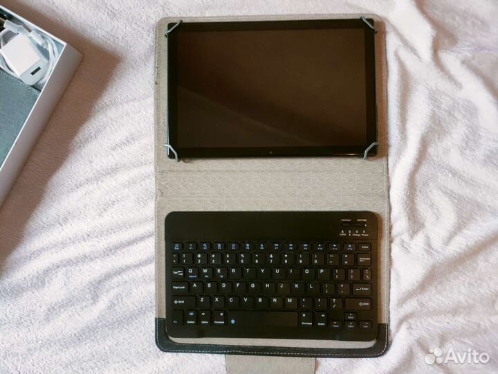 Планшет с клавиатурой и стилусом