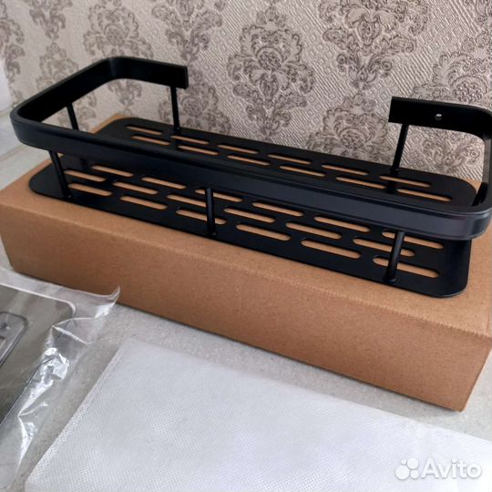 Полка настенная металлическая