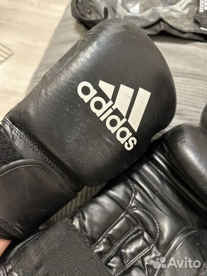 Боксерские перчатки adidas