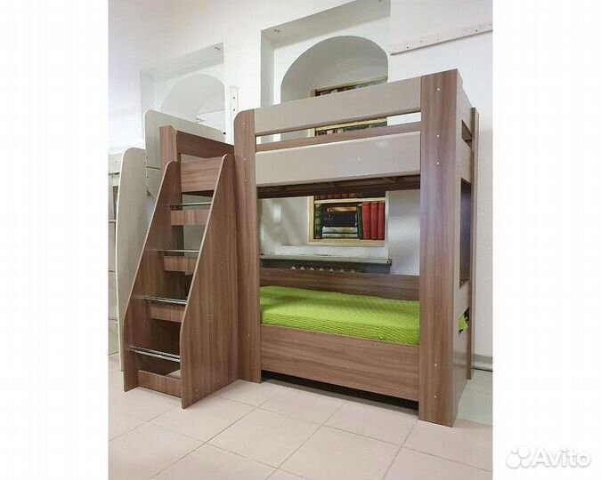 Двухъярусная кровать