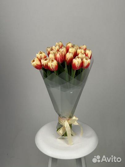 Тюльпаны красно-желтые 25 шт