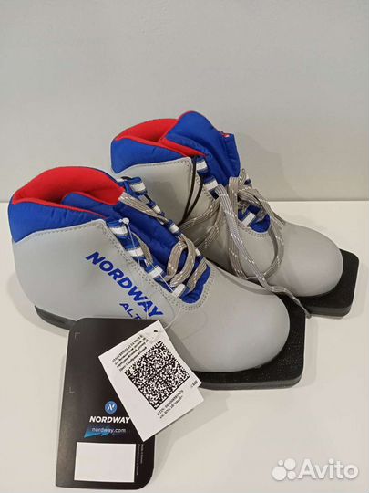 Новые лыжные ботинки