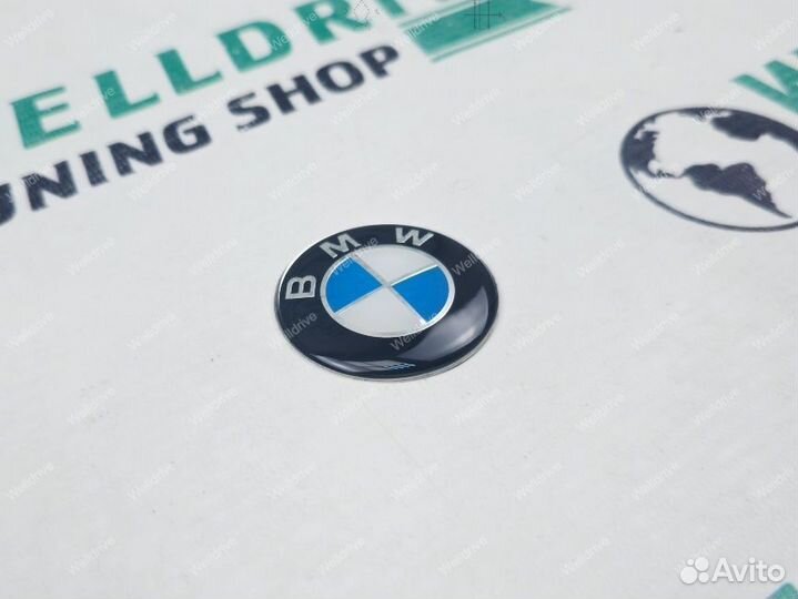 Эмблема на руль BMW 40 мм бело-синяя