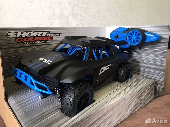 Машина 4WD на радиоуправлении