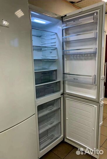 Холодильник б/у двухкамерный