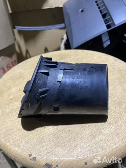 Дефлектор воздушный левый Volkswagen New Beetle A4