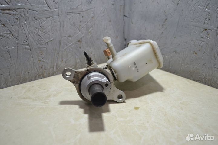 Главный тормозной цилиндр Kia Ceed JD