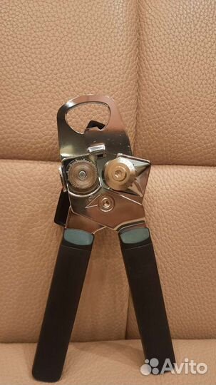 Консервный нож универсальный Wellberg