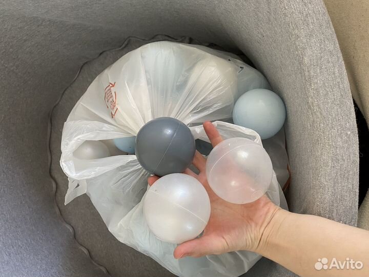 Сухой бассейн с шариками