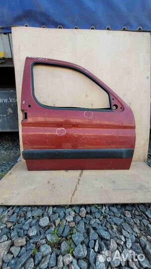 Дверь передняя правая Peugeot Partner