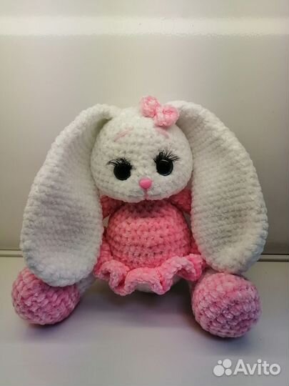 Вязаные игрушки ручной работы зайчик