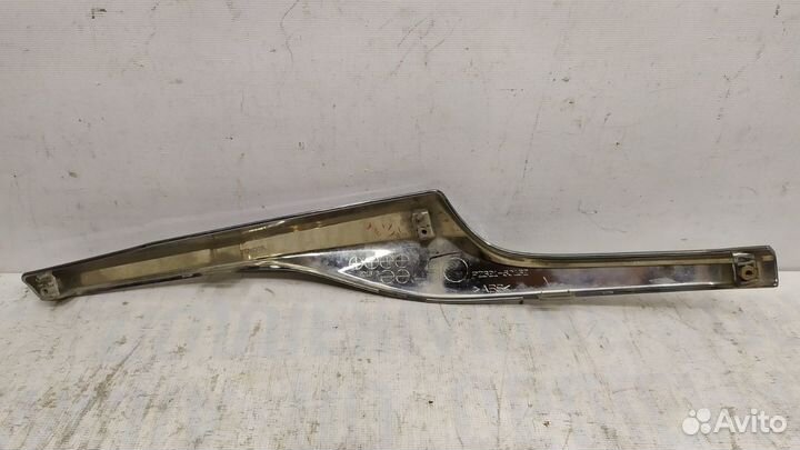 Молдинг бампера передний левый Toyota Land Cruiser