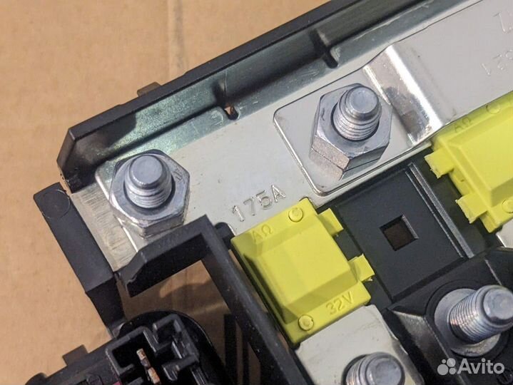 Блок предохранителей VW Polo Skoda Rapid