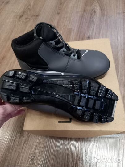 Лыжные ботинки р.33