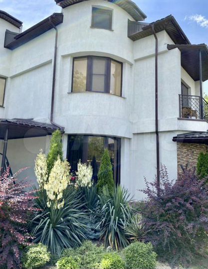 Дом 275 м² на участке 7 сот.