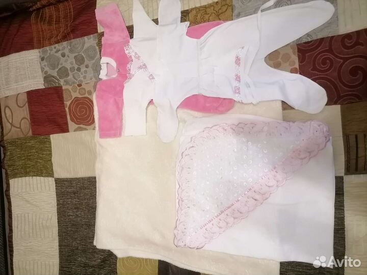 Комплект на выписку для девочки