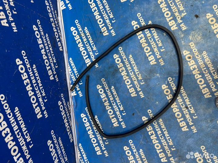 Уплотнительная резинка кузова Mitsubishi Lancer 9