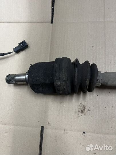 Привод правый lancer 9