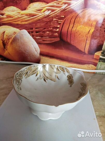 Сухарница от чайного сервиза Март