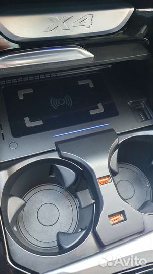 Беспроводное зарядное устройство QI для BMW X4G02