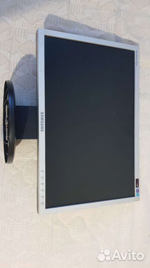 Монитор Samsung