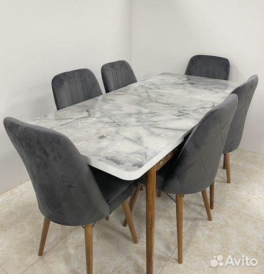 Кухонный стол раскладной и стулья