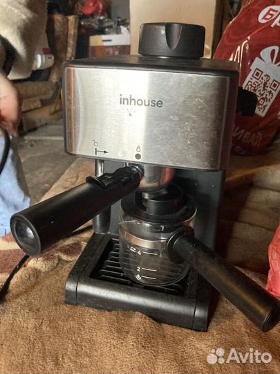 Продаю кофеварку