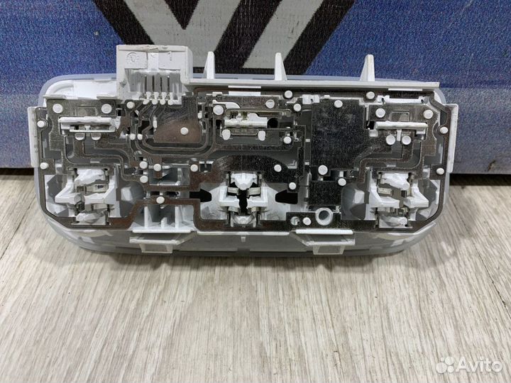 Плафон Подсветка фонарь салона Renault kaptur