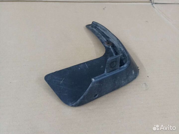 Брызговик задний правый Nissan Tiida