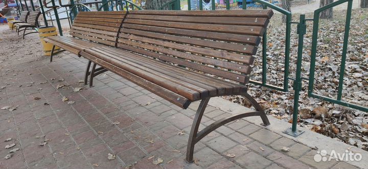 Парковые скамейки, топиары и фигуры, велопарковка