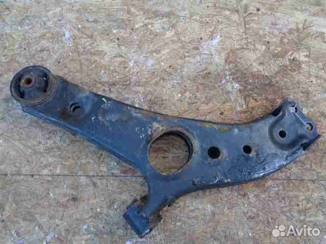 Рычаг передний правый нижний Hyundai Grand Santa F