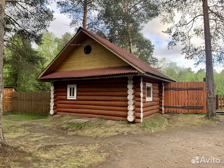 Русская баня за городом у реки