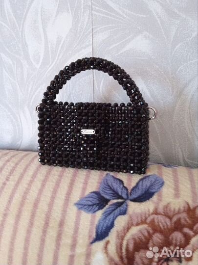 Сумка из акриловых бусин ручной работы